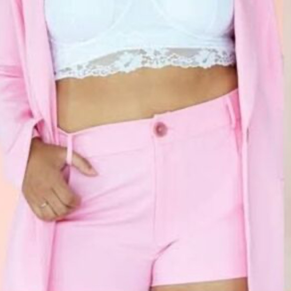 Choosy Mid Rise Bubble Gum Pink Flat Front Short Shorts      US 20.          NWT